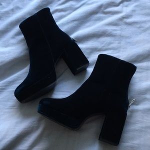 New Zara Blue Velvet Heeled Booties Size 6
